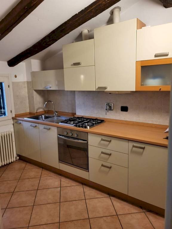 Cucina - Appartamento piazza Ulisse Aldrovandi, Bologna (zona Centro Storico) - foto 1