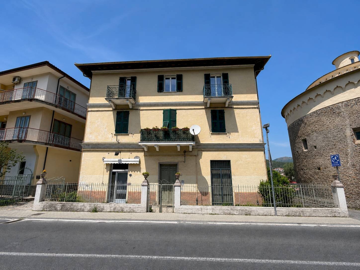 Foto 2 - Commercial Premises Via Roma, Villanova d'Albenga - photo 2