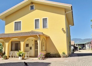 1 - Casa Colonica Loreto Aprutino - foto 1
