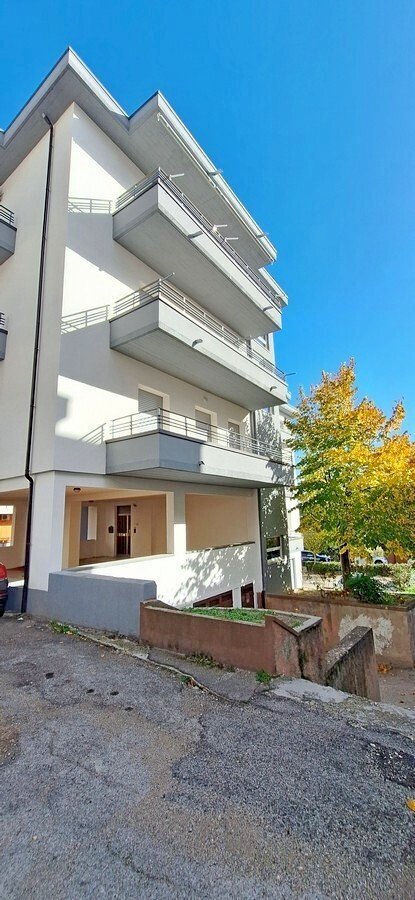 2.jpg - Four-room apartment Penne - photo 2
