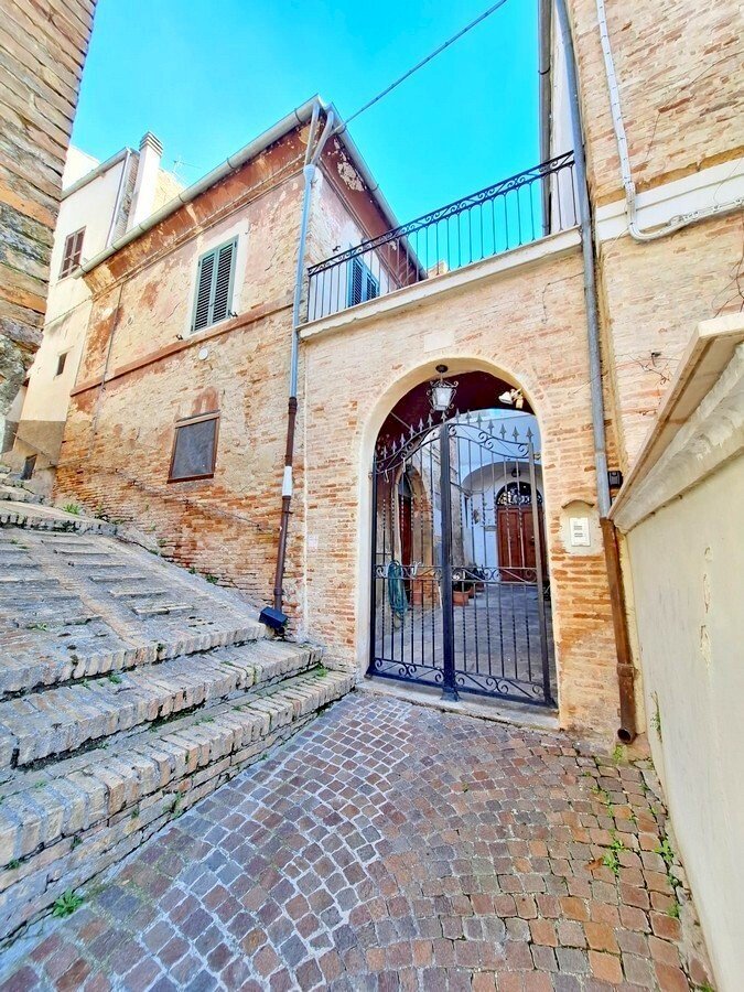 1.jpg - Four-room apartment Penne - photo 1