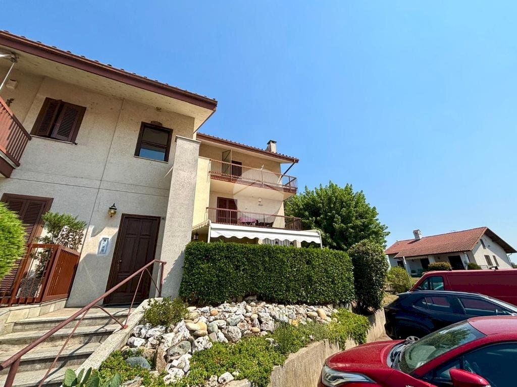 Quadrilocale Via largo castello, Castagnole Piemonte - foto 1