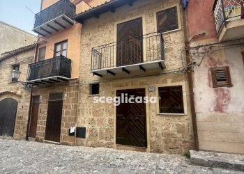 Foto 9 - Stabile - Palazzo Via castello
 
27, Carini - foto 9