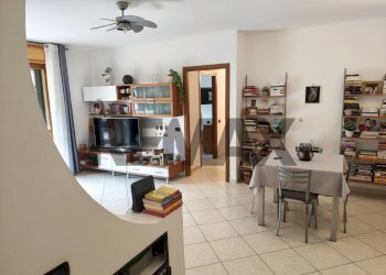 Sala da pranzo - Four-room apartment via Monte resegone
 
10, Agrate Brianza - photo 4