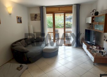 Soggiorno - Four-room apartment via Monte resegone
 
10, Agrate Brianza - photo 5