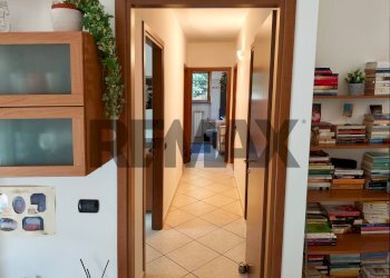 Hall / corridoio - Four-room apartment via Monte resegone
 
10, Agrate Brianza - photo 13