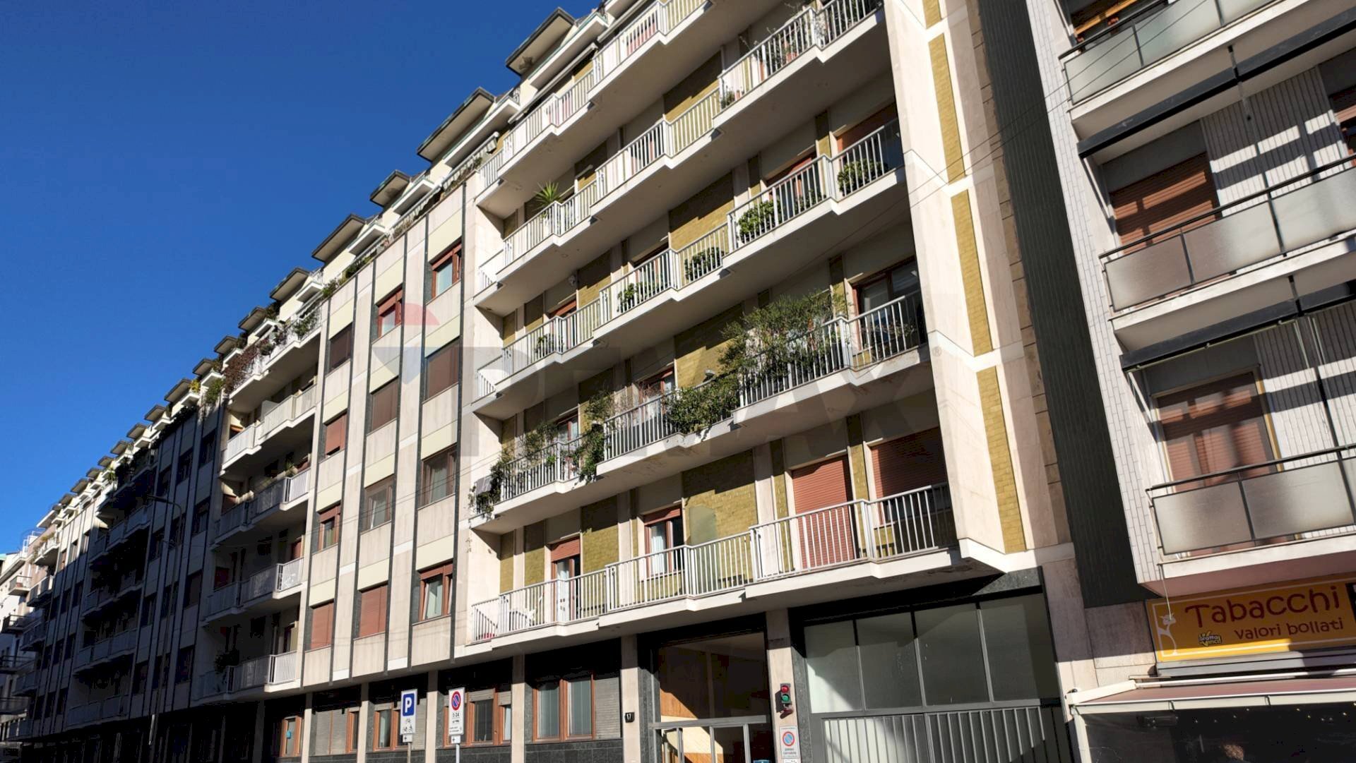 Edificio all\'aperto - Bilocale Via Luciano Manara
17, Milano - foto 2