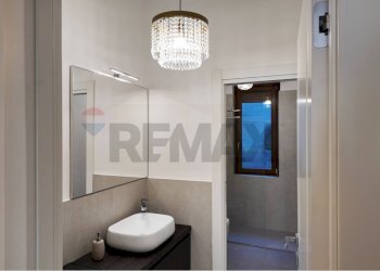 Bagno - Bilocale Via Luciano Manara
 
17, Milano - foto 19