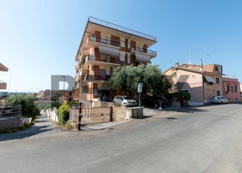 Edificio all\'aperto - Three-room apartment Via San Matteo
 
60, Monterotondo - photo 32