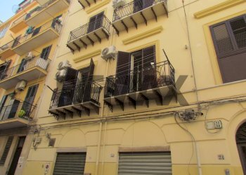 Edificio all\'aperto - Quadrilocale Via Ugo Bassi
 
24, Palermo - foto 2