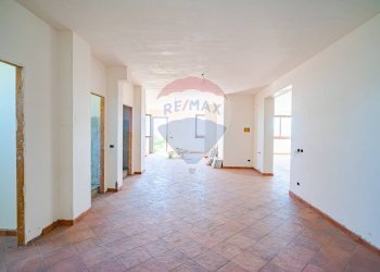 Stanza vuota - Villa Via Sandro Pertini
 
94, Viagrande - foto 9