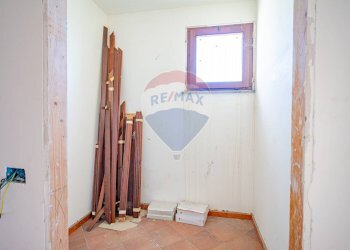 Stanza vuota - Villa Via Sandro Pertini
 
94, Viagrande - foto 11