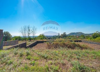 Vista delle montagne - Villa Via Sandro Pertini
 
94, Viagrande - foto 50