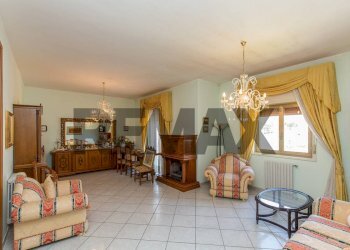 Sala da pranzo - Quadrilocale Via Pulei
 
84 B, Mascalucia - foto 1