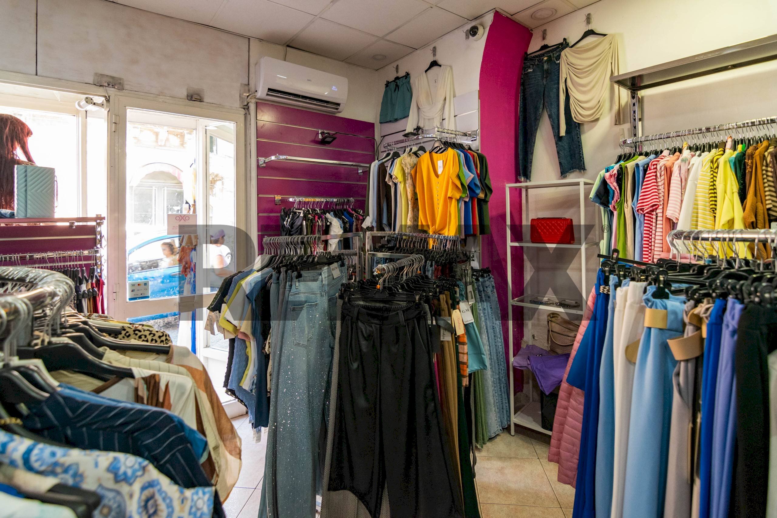 Cabina armadio - Negozio Corso Savoia
90, Acireale - foto 3