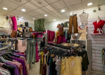 Cabina armadio - Negozio Corso Savoia
90, Acireale - foto 6