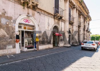 Edificio all\'aperto - Negozio Corso Savoia
90, Acireale - foto 8