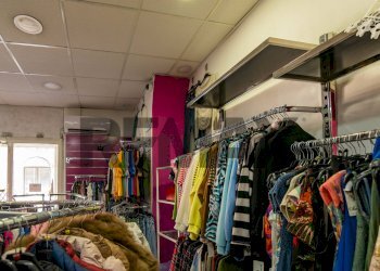 Cabina armadio - Negozio Corso Savoia
90, Acireale - foto 11