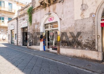 Edificio all\'aperto - Negozio Corso Savoia
90, Acireale - foto 17