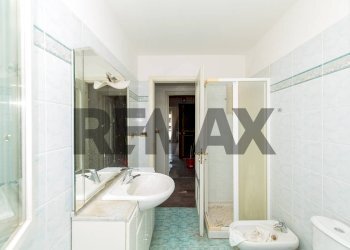 Bagno - Quadrilocale VIA DOMENICO SANFILIPPO
 
1, Catania - foto 42