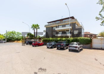 Edificio all\'aperto - Quadrilocale VIA DOMENICO SANFILIPPO
 
1, Catania - foto 46