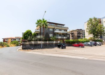 Edificio all\'aperto - Quadrilocale VIA DOMENICO SANFILIPPO
 
1, Catania - foto 48