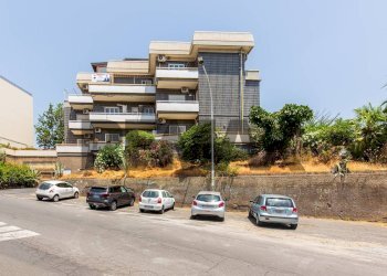 Edificio all\'aperto - Quadrilocale VIA DOMENICO SANFILIPPO
 
1, Catania - foto 51