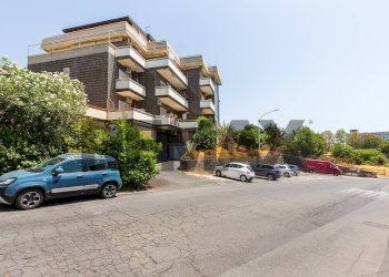 Edificio all\'aperto - Quadrilocale VIA DOMENICO SANFILIPPO
 
1, Catania - foto 52