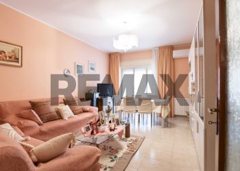 Sala da pranzo - Quadrilocale Viale Nitta
 
17, Catania - foto 18