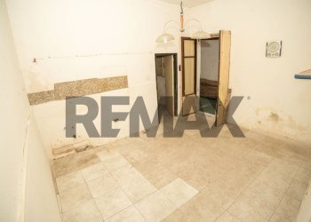 Stanza vuota - Trilocale Stradale San Giorgio
 
88, Catania - foto 10