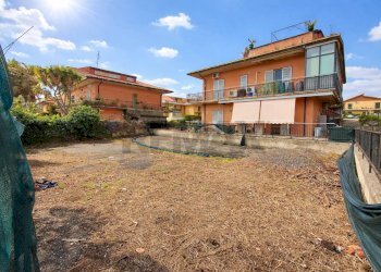 Casa all\'aperto - Terreno agricolo Via Cristoforo Colombo
4, Sant'Agata Li Battiati - foto 1