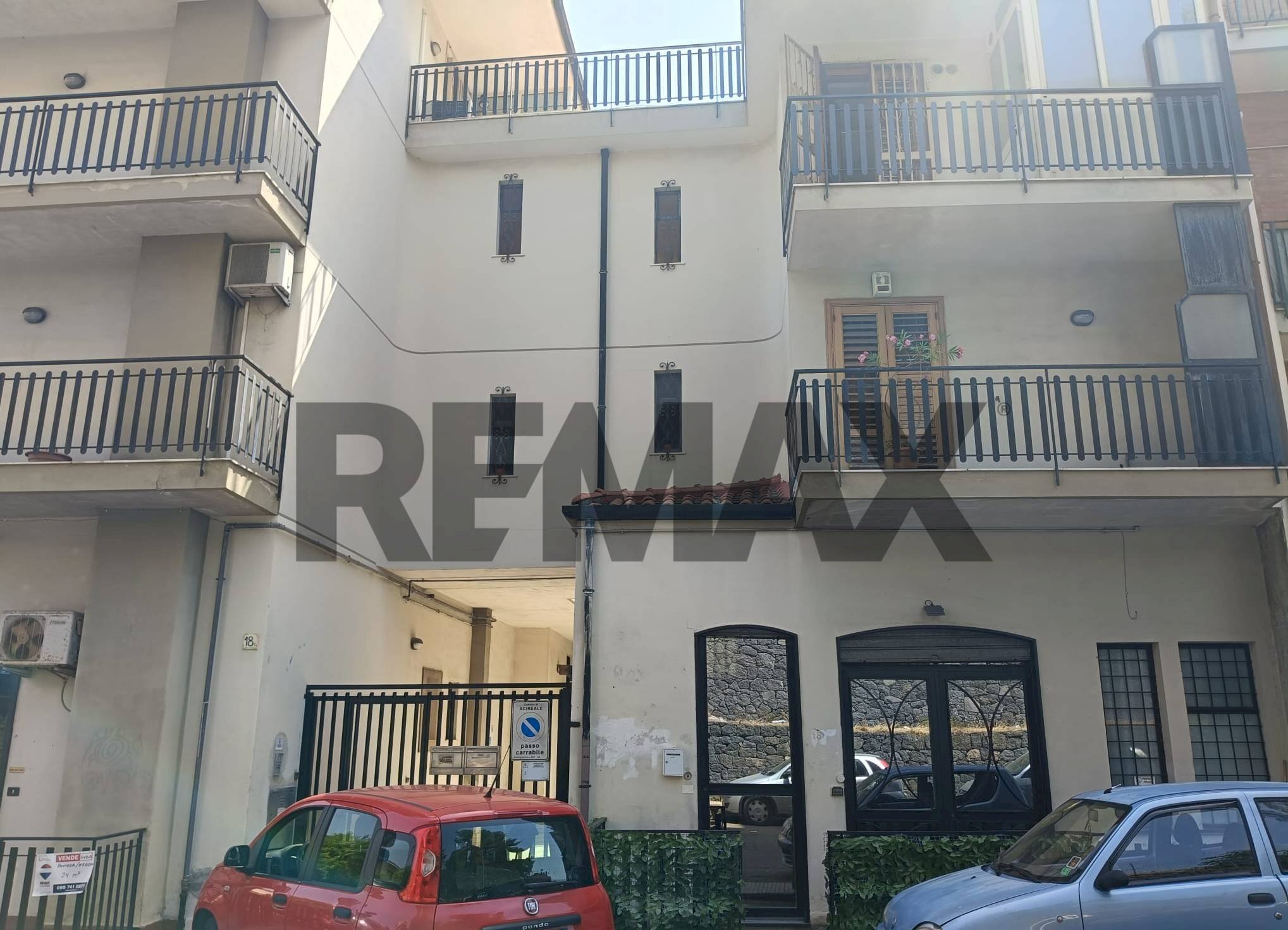 Edificio all\'aperto - Shop Via Giovanni Verga
 
18, Acireale - photo 1