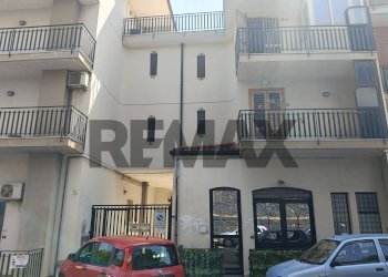 Edificio all\'aperto - Negozio Via Giovanni Verga
18, Acireale - foto 1