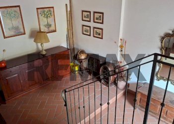 Scale - Two-room apartment località Case Basse
 
97, Reggello - photo 10