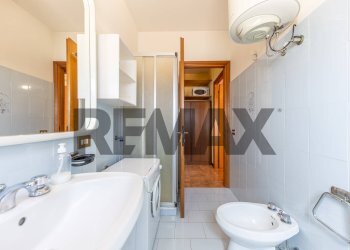 Bagno - Bilocale VIA FRATELLI ROSSELLI
 
39, Nettuno - foto 40