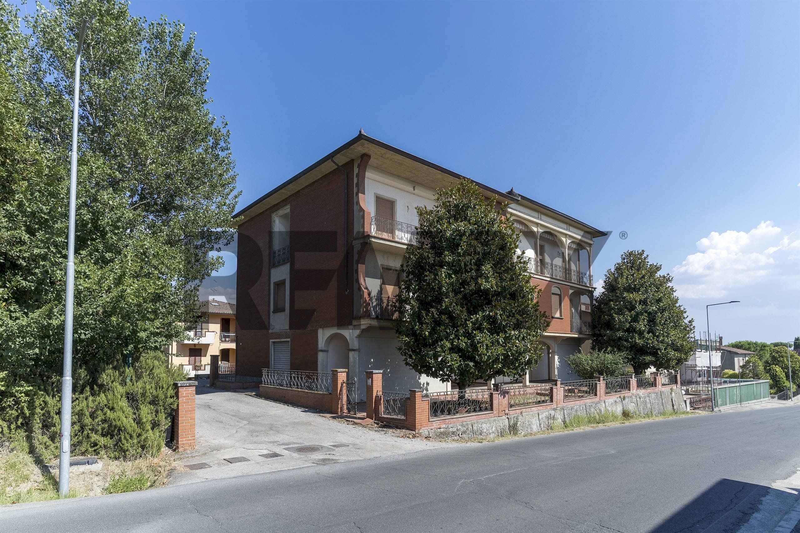 Edificio all\'aperto - Casa indipendente VIA CARRAIA
17, Marciano della Chiana - foto 2