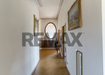 Hall / corridoio - Casa indipendente VIA CARRAIA
 
17, Marciano della Chiana - foto 20
