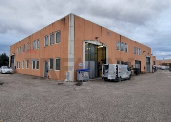 Edificio all\'aperto - Capannone Via Benucci
123, Perugia - foto 1