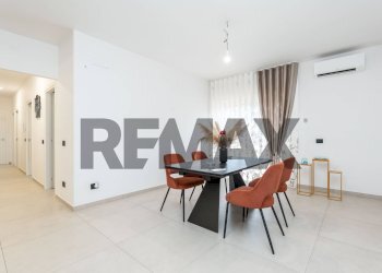 Sala da pranzo - Quadrilocale Viale San Teodoro
 
27, Catania - foto 1