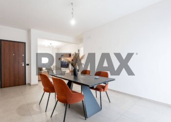 Sala da pranzo - Quadrilocale Viale San Teodoro
 
27, Catania - foto 4
