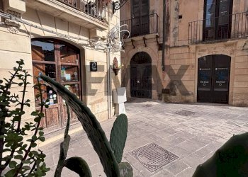 Edificio all\'aperto - Appartamento Mario Minniti
 
12, Siracusa - foto 3
