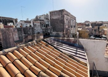 Edificio all\'aperto - Appartamento Mario Minniti
 
12, Siracusa - foto 27