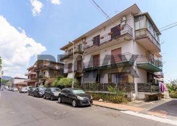 Edificio all\'aperto - Trilocale Corso Italia
 
70, Trecastagni - foto 1