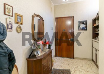 Hall / corridoio - Trilocale Corso Italia
 
70, Trecastagni - foto 2