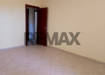 Stanza vuota - Quadrilocale Via Dell' Usignolo
 
12, Catania - foto 32