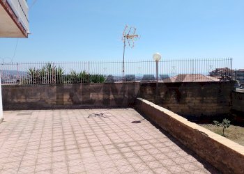 Terrazza - Quadrilocale Via Dell' Usignolo
 
12, Catania - foto 37