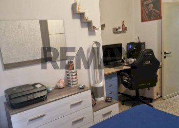 Camera / camera da letto - Quadrilocale Via Comunale Santo Bordonaro
 
Pal.6, Messina - foto 10