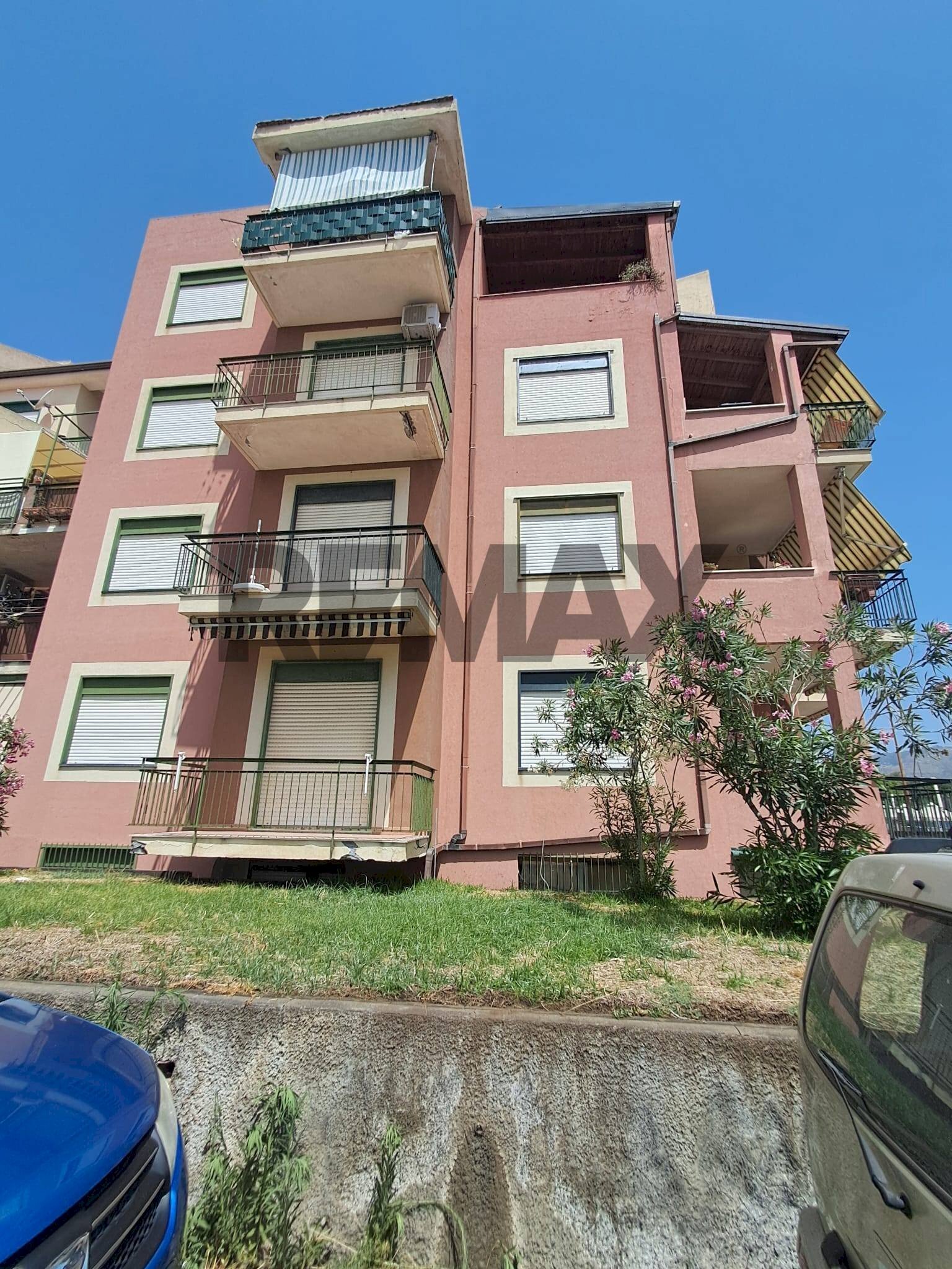 Edificio all\'aperto - Monolocale via Pietrenere
 
17, Giardini-Naxos - foto 1