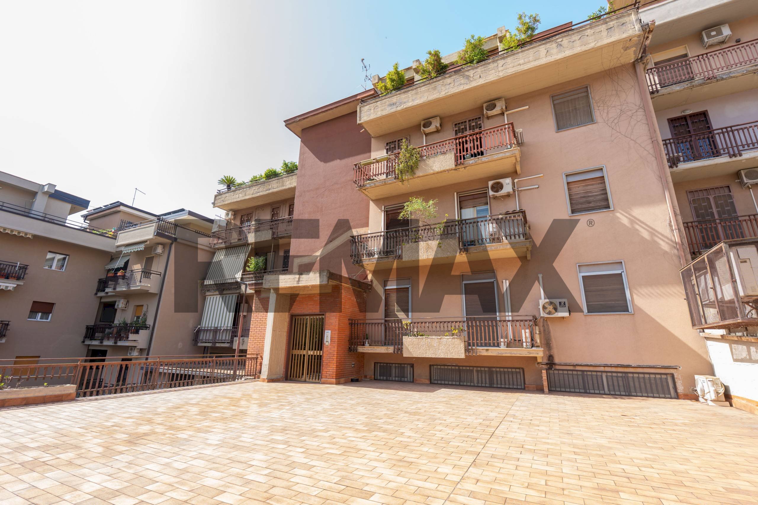 Edificio all\'aperto - Appartamento VIA NIZZETI
 
65, Tremestieri Etneo - foto 1