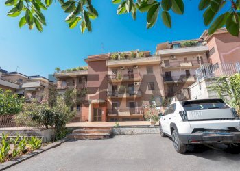 Edificio all\'aperto - Appartamento VIA NIZZETI
 
65, Tremestieri Etneo - foto 2